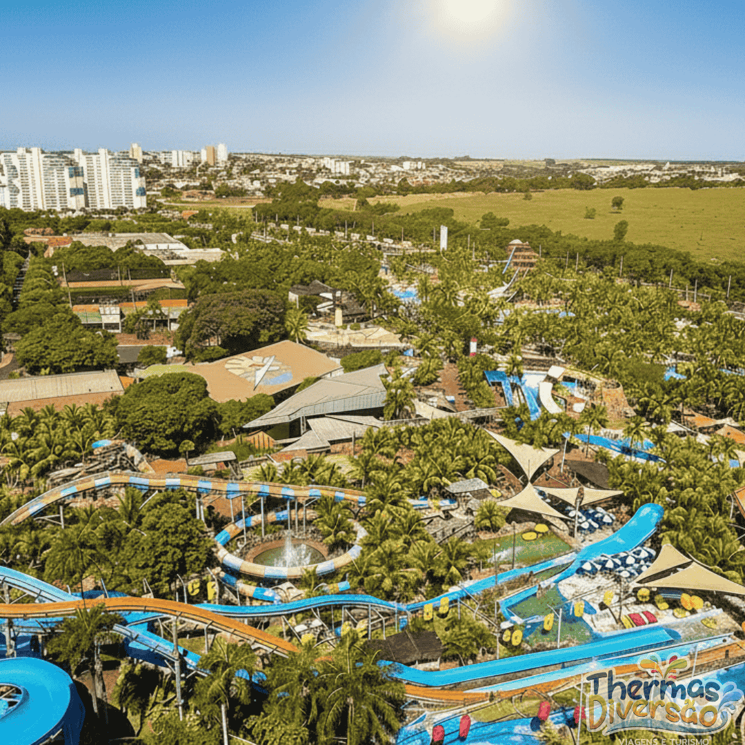 Vista aérea do Thermas dos Laranjais mostrando as principais atrações do parque.